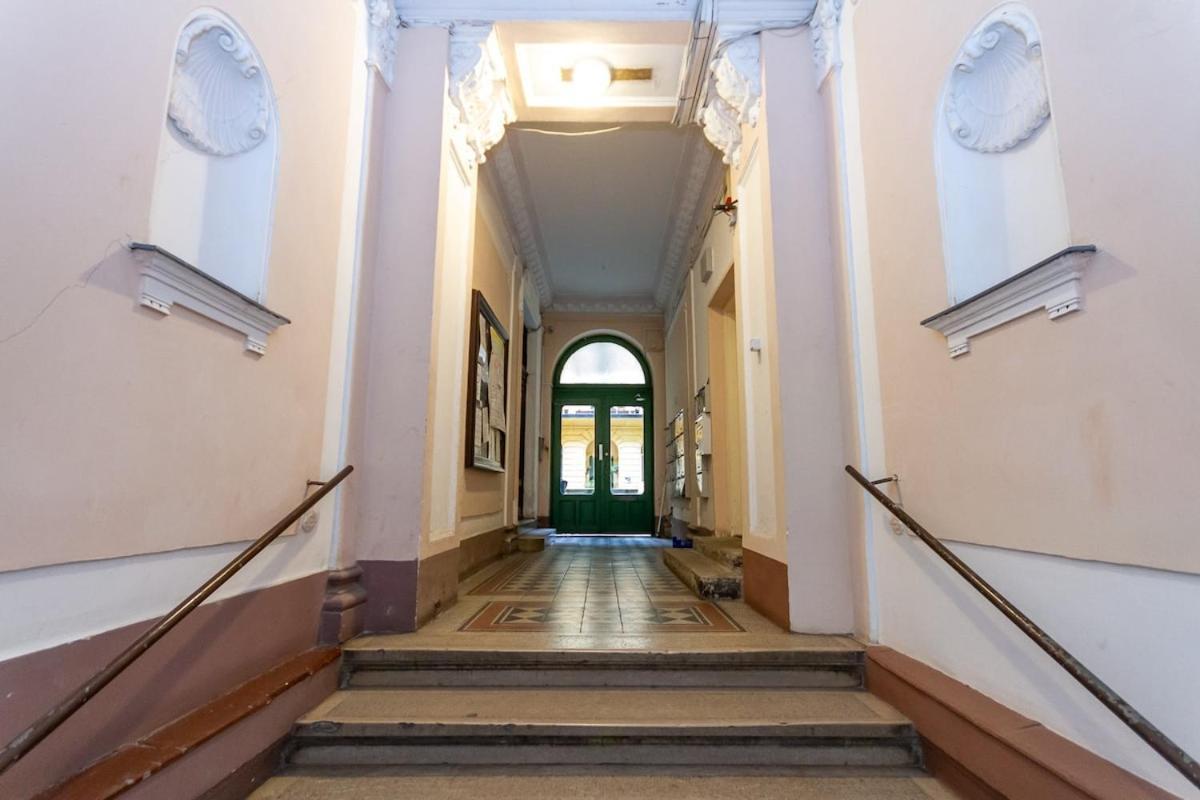 Apartment D8 Downtown Haven In Kadar Street By Nw Budapest